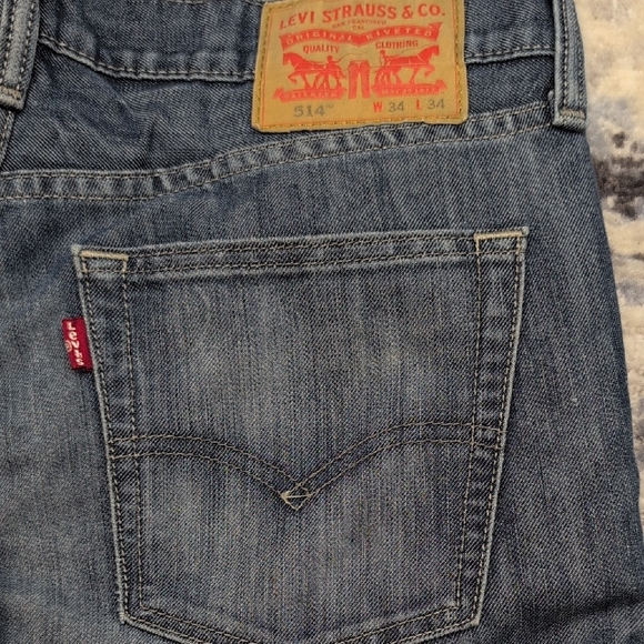 Levi’s 514 Men’s Jeans 34x34 Straight Leg Blue Denim Medium Wash Distressed Hem - Picture 3 of 7